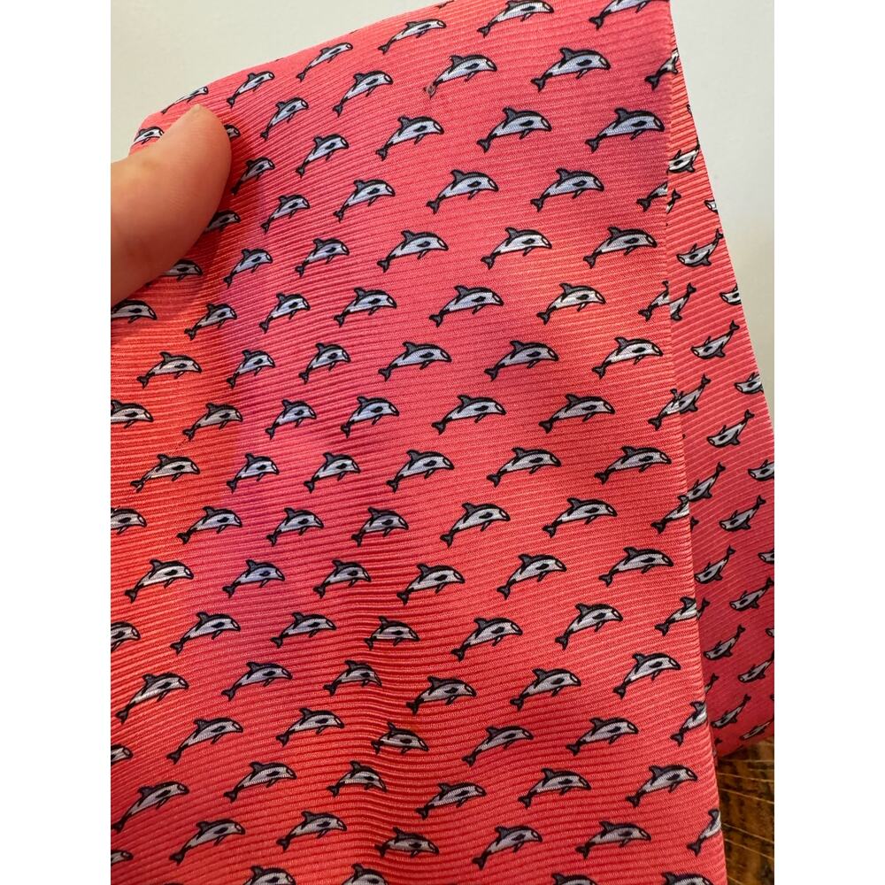 Tommy Bahama Tie Necktie 100% silk Dolphin print tropical novelty beach florida - Picture 2 of 6